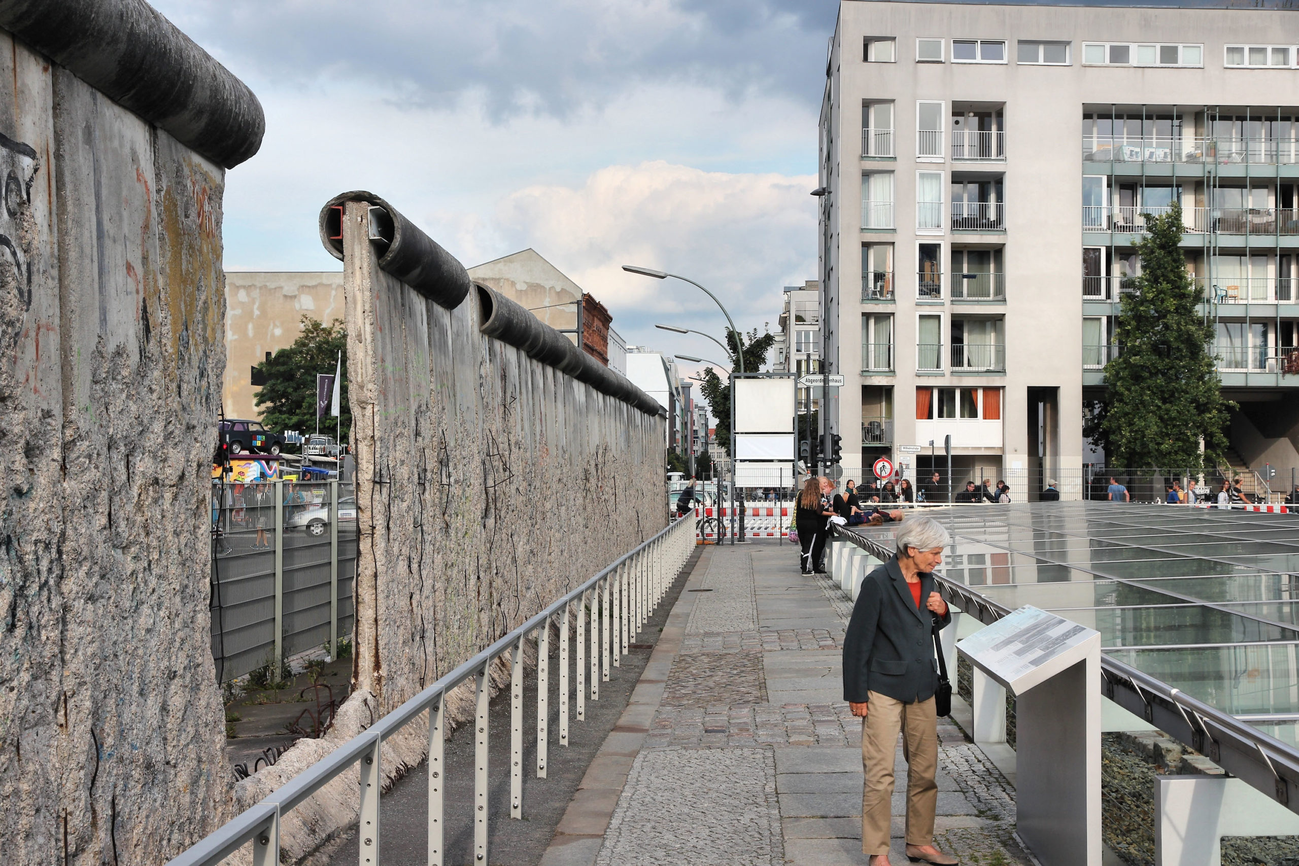 Berlinmuren vegg hull Berlin 1989 rester betong